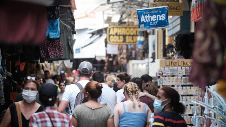 Τσιόδρας: Ο κορωνοϊός ήρθε για να μείνει – Χρειαζόμαστε νέα εμβόλια
