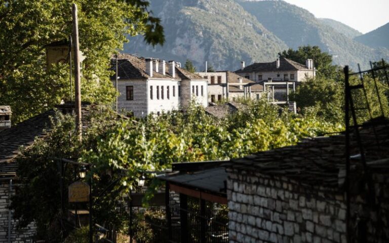 Μαζική έξοδος στους χειμερινούς τουριστικούς προορισμούς το τριήμερο της 28ης Οκτωβρίου