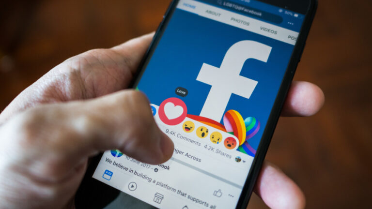 Η Facebook παραδέχεται ότι παραβιάστηκαν οι κωδικοί σε ένα εκατομμύριο χρήστες της