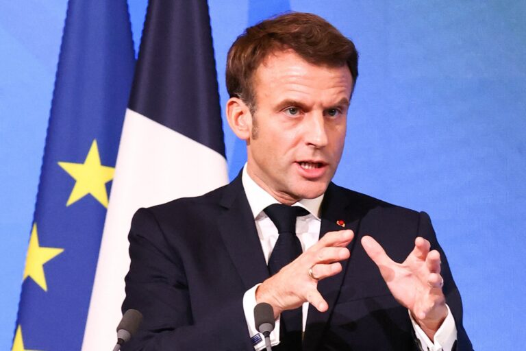 Ο Μακρόν καλεί τον Σι να πείσει τον Πούτιν να σταματήσει την κλιμάκωση
