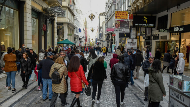 Έκθεση ΕΟΔΥ: 50 θάνατοι από κορωνοϊό την τελευταία εβδομάδα – Στους 43 οι διασωληνωμένοι