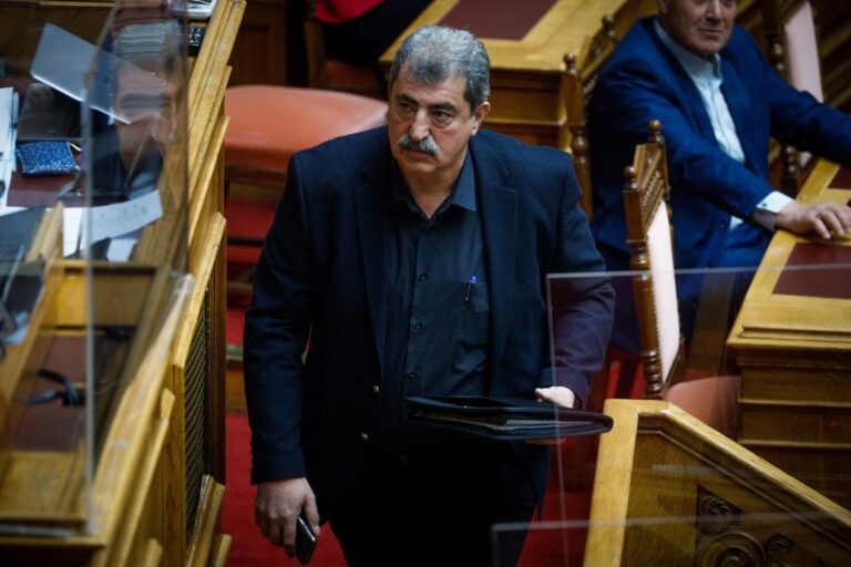 Συνταγματική εκτροπή η ανάρτηση Πολάκη