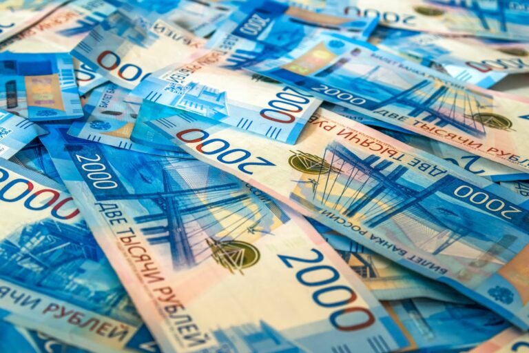 Στα 505 δισ. δολ. αυξήθηκε ο πλούτος των Ρώσων δισεκατομμυριούχων