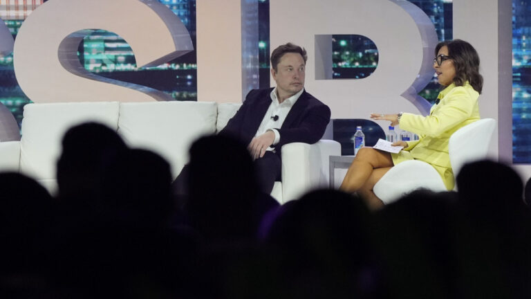 Έλον Μασκ: Η Λίντα Γιακαρίνο είναι η νέα CEO στο Twitter