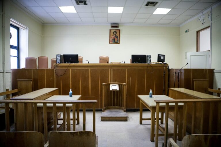 «Σκεφτήκαμε μήπως η μητέρα θα μπορούσε να προκαλέσει κακό», κατέθεσε παιδίατρος