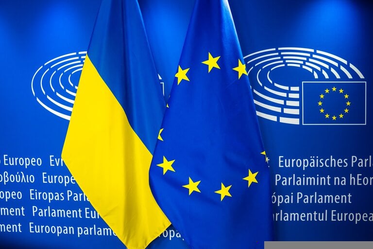 Το ΝΑΤΟ να ανοίξει τον δρόμο για την ένταξη της Ουκρανίας