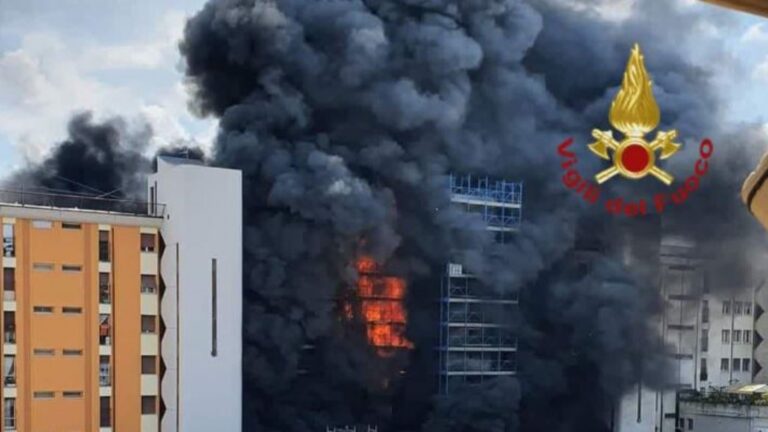 Έκρηξη και φωτιά σε πολυκατοικία – Πάνω από 10 τραυματίες