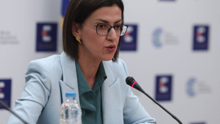 Αγαπηδάκη: Επισκέφθηκε το Παίδων «Αγία Σοφία»