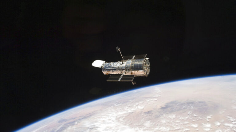 Το Hubble κατέγραψε εκπληκτικό κόκκινο νεφέλωμα – Φωτογραφία