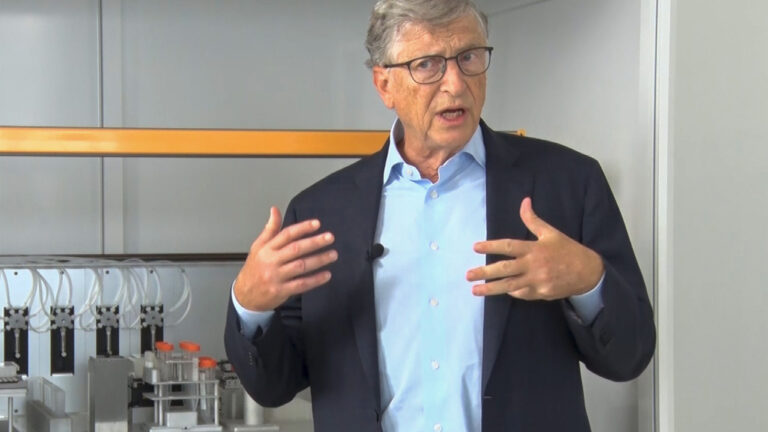 Το Ιδρυμα Bill & Melinda Gates χρηματοδοτεί την μαζική παραγωγή συσκευών εμβολιασμού με μικροεπιθέματα