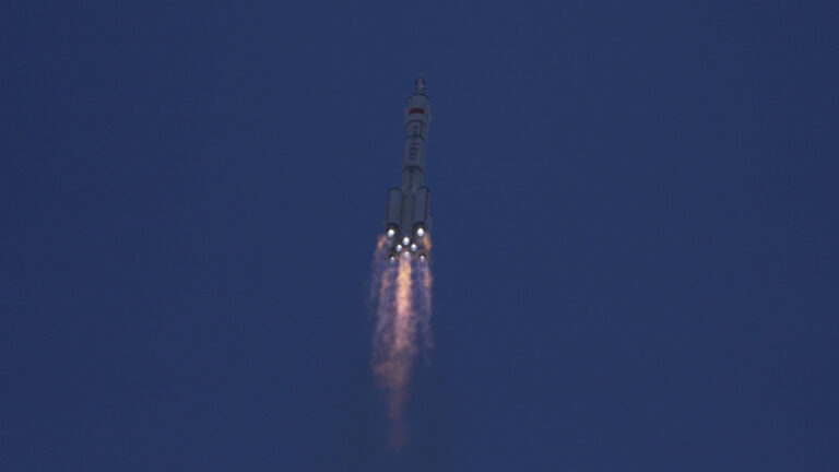NASA: Μυστηριώδης κρατήρας στο φεγγάρι από κινέζικο πύραυλο
