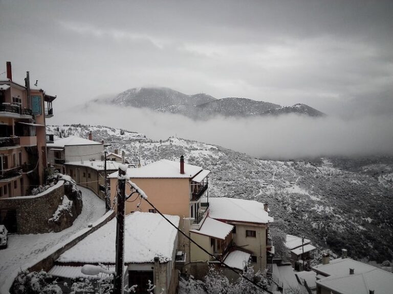 Αύξηση κρατήσεων σε δημοφιλής προορισμούς για τα Χριστούγεννα – Στα ύψη οι τιμές