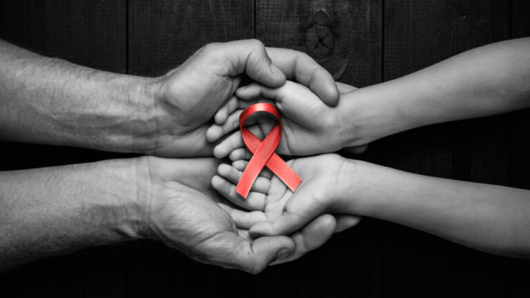 AIDS: Περιμένοντας το σωτήριο εμβόλιο