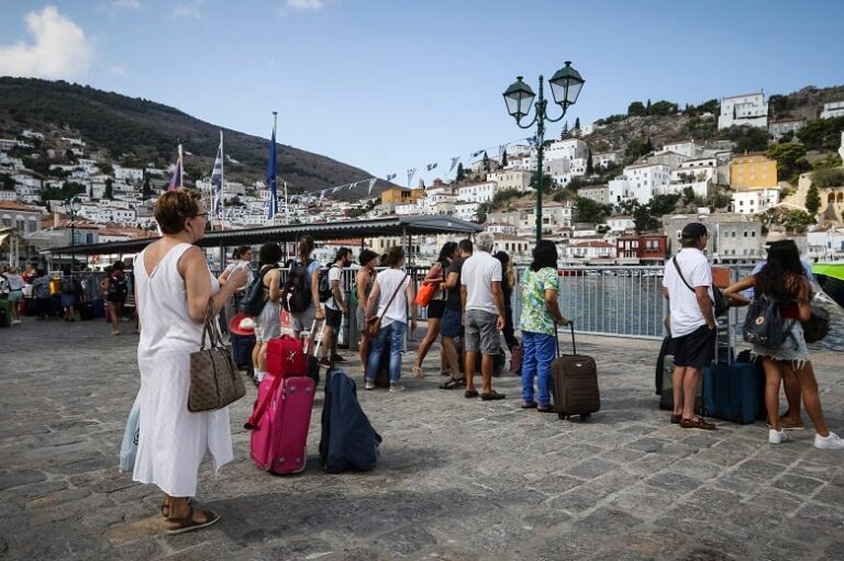 Ιδιαίτερα θετικές οι προοπτικές για τον ελληνικό τουρισμό και το 2024 – News.gr