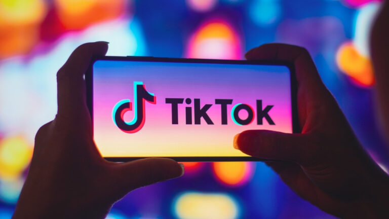 Το TikTok «πωλείται» – Θέλει όμως κανείς να το αγοράσει;