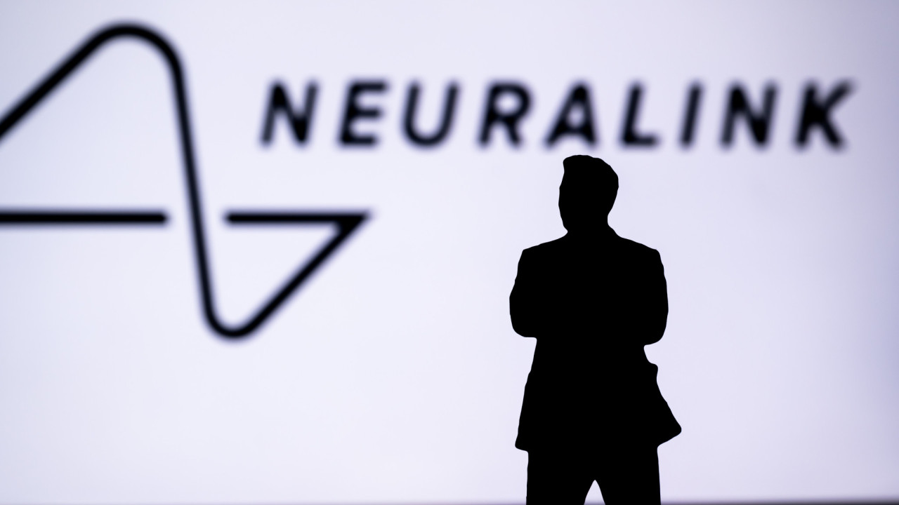 neuralink shutterstock 2419404935