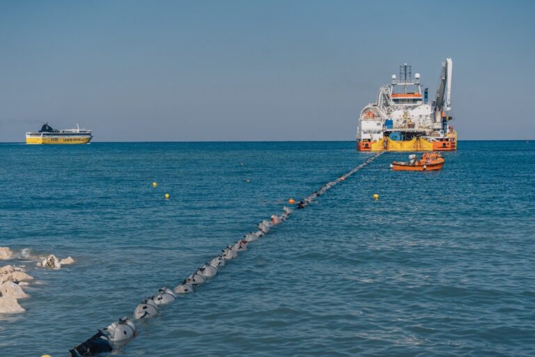ΑΔΜΗΕ: Τρίτος δρόμος διασύνδεσης της Κέρκυρας με το Ηπειρωτικό Σύστημα