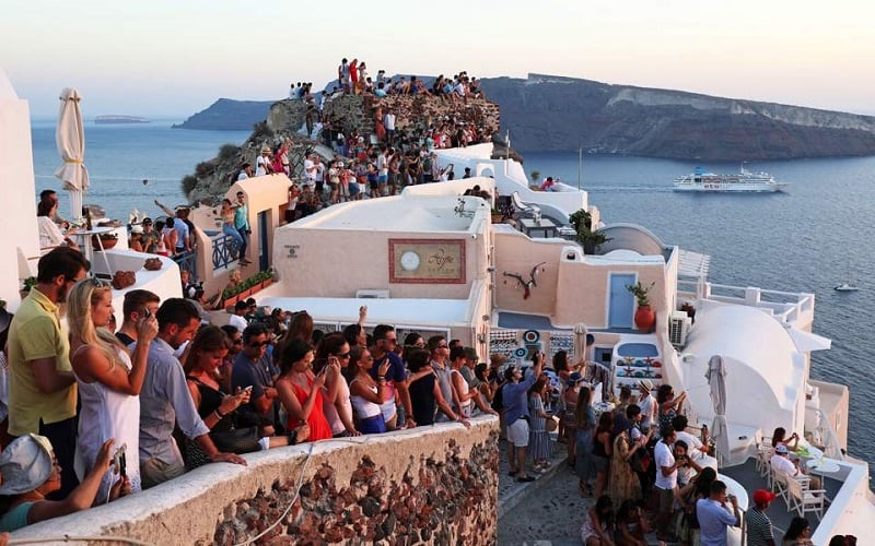 santorini tourismos