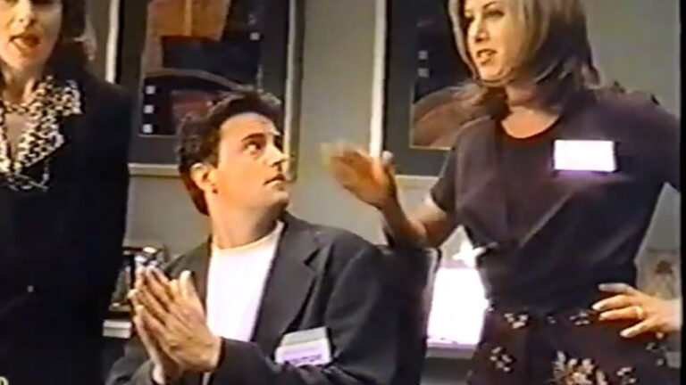 Jennifer Aniston και Matthew Perry παρουσίασαν σαν σήμερα τα Windows ‘95 – Βίντεο