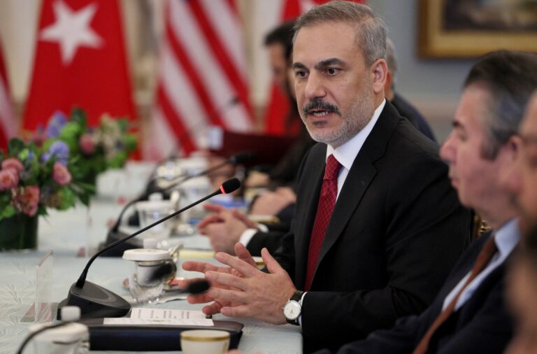 Η Ε.Ε. αυτοϋπονομεύεται προσκαλώντας τον Τούρκο ΥΠΕΞ Χακάν Φιντάν