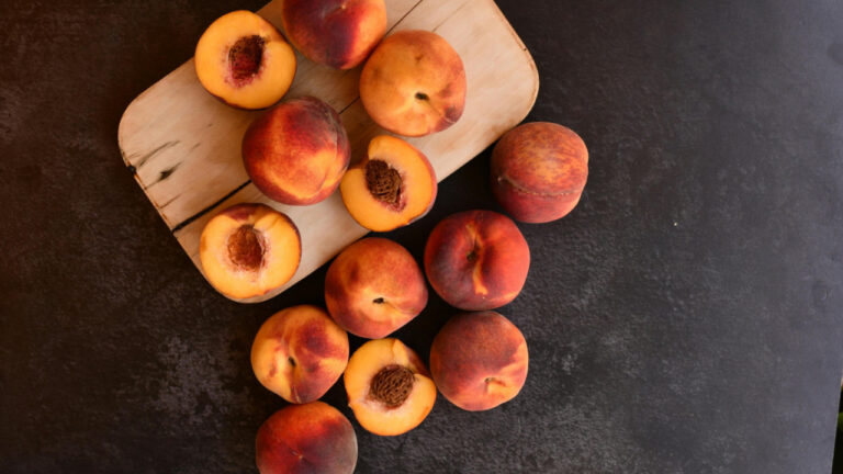 10 φρούτα που πρέπει να βάλεις στη διατροφή σου αν έχεις έλλειψη σιδήρου