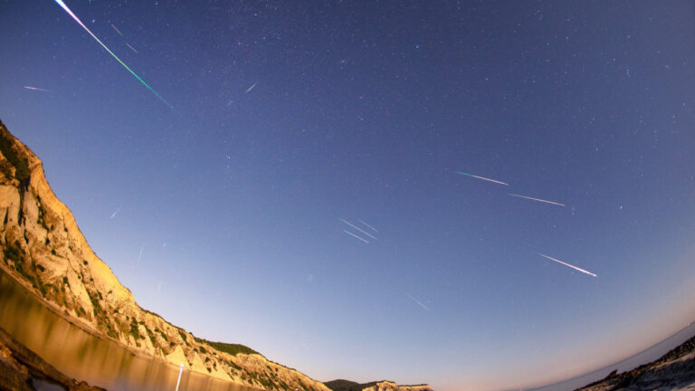 Πεφταστέρια: Το βράδυ της Δευτέρας οι εντυπωσιακές Περσείδες