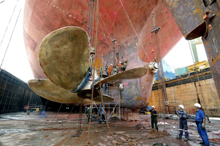 Εργασία απαιτητικής τεχνογνωσίας σε δεξαμενόπλοιο τύπου Suezmax