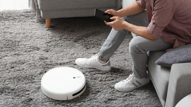 ΗΠΑ: Ρομποτικές σκούπες έπεσαν θύματα… χάκερ και άρχισαν να βρίζουν