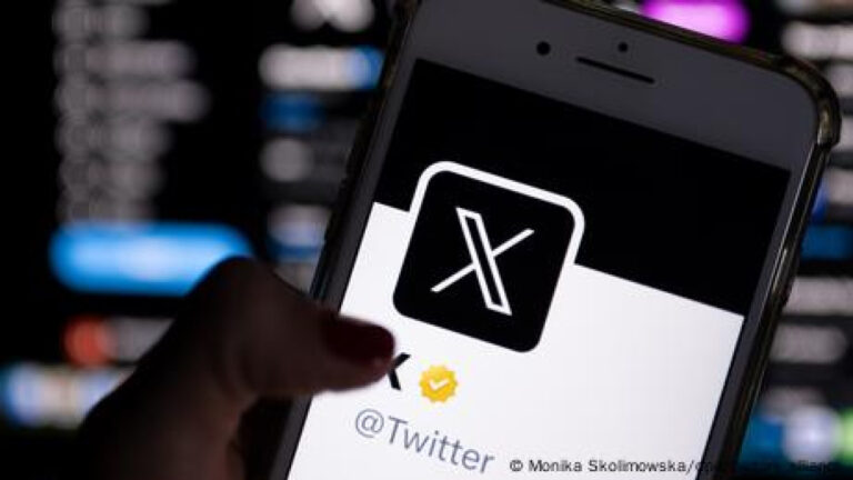 Μαζική φυγή χρηστών από το Χ