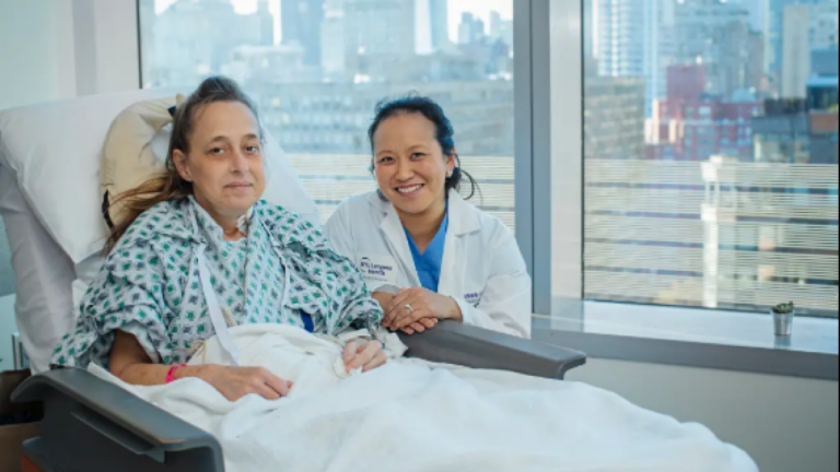 ΗΠΑ: Γυναίκα έλαβε την πρώτη πλήρως ρομποτική διπλή μεταμόσχευση πνεύμονα: «Απίστευτο πράγμα»