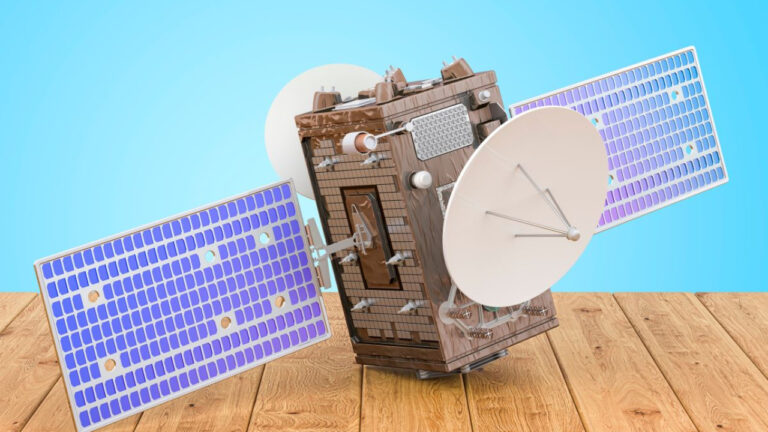 Ο πρώτος ξύλινος δορυφόρος στον κόσμο, που αναπτύχθηκε στην Ιαπωνία, κατευθύνεται στο διάστημα