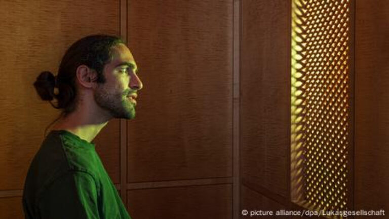 Ελβετία: Ένας εικονικός Ιησούς στο εξομολογητήριο