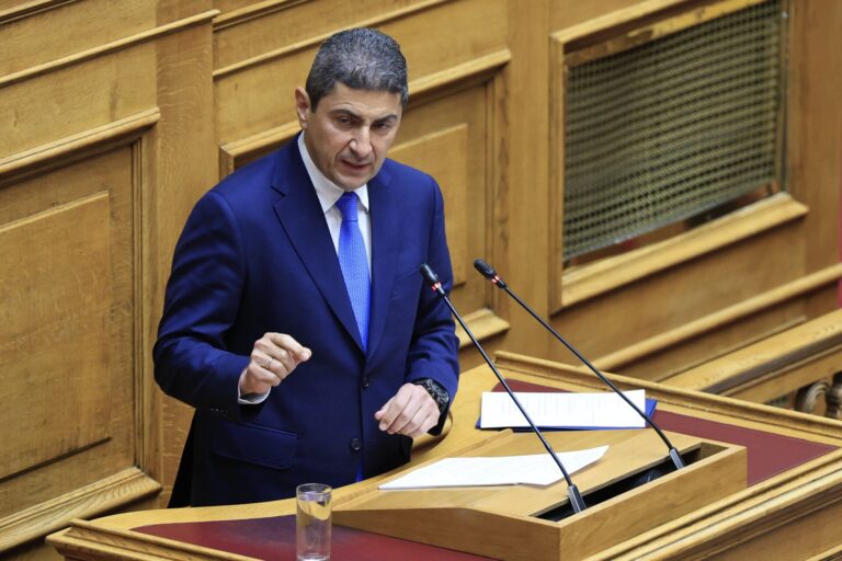 Επανεντάσσεται στην ΚΟ της ΝΔ