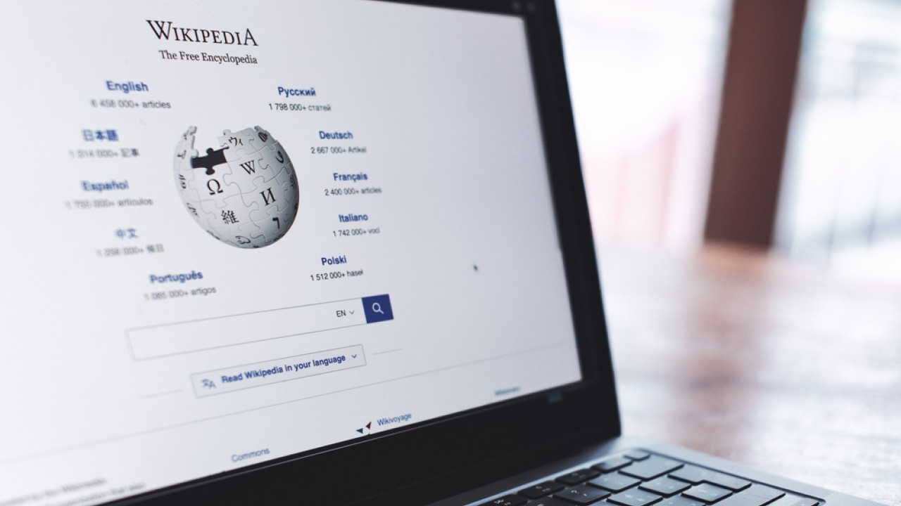 shutterstock wikipedia