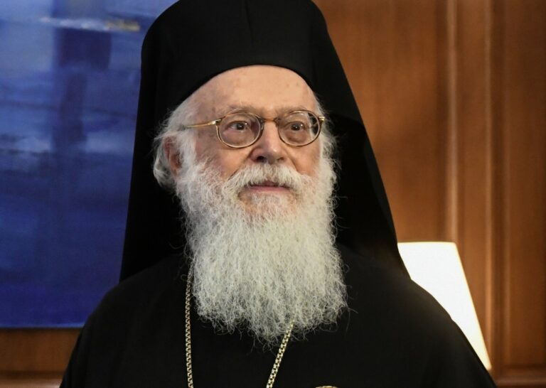 Αρχιεπίσκοπος Αλβανίας Αναστάσιος: Εισήχθη εκτάκτως στο χειρουργείο