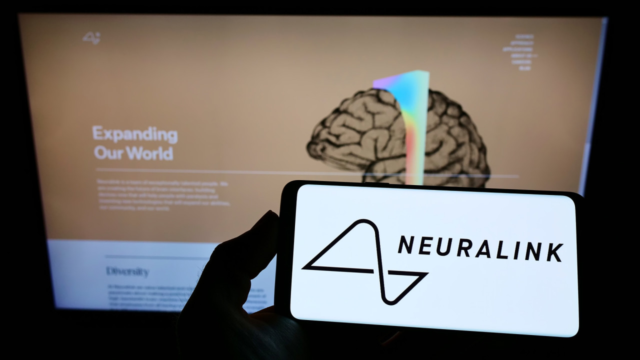 neuralink shutterstock 2121255653