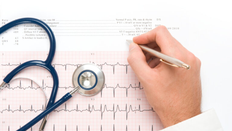 Κολπική μαρμαρυγή στη μέση ηλικία: Συνδέεται με αυξημένο κίνδυνο άνοιας