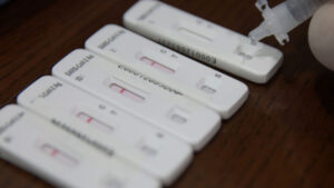 ΕΟΔΥ: Ένας θάνατος από Covid-19 και δύο από γρίπη την τελευταία εβδομάδα ΕΟΔΥ: Ένας θάνατος από Covid-19 και δύο από γρίπη την τελευταία εβδομάδα